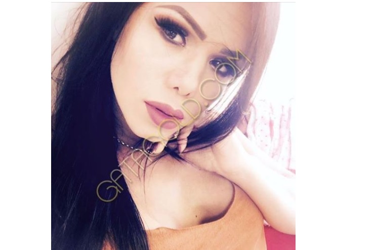 Sandra Rafaela, em anúncio na internet, morreu neste sábado - Reprodução