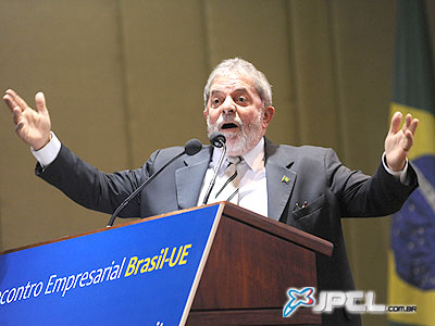 Presidente Lula disse que burocratas emperram a concessão de licenças ambientais -