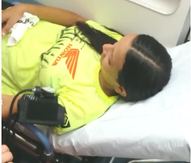 Thalia Martins desiste da competição e é atendida por médico - Reprodução