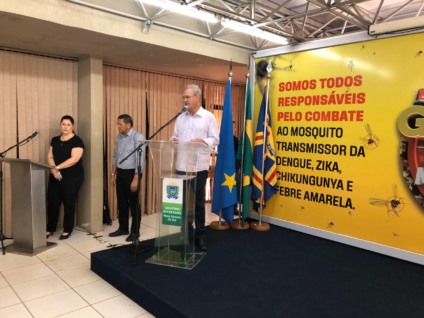 Secretário de Estado de Saúde Geraldo Resende, prefeitos, secretários municipais e membros do CECA (Comitê Estadual de Combate às Arboviroses) participaram do lançamento - Israel Espíndola/CBN