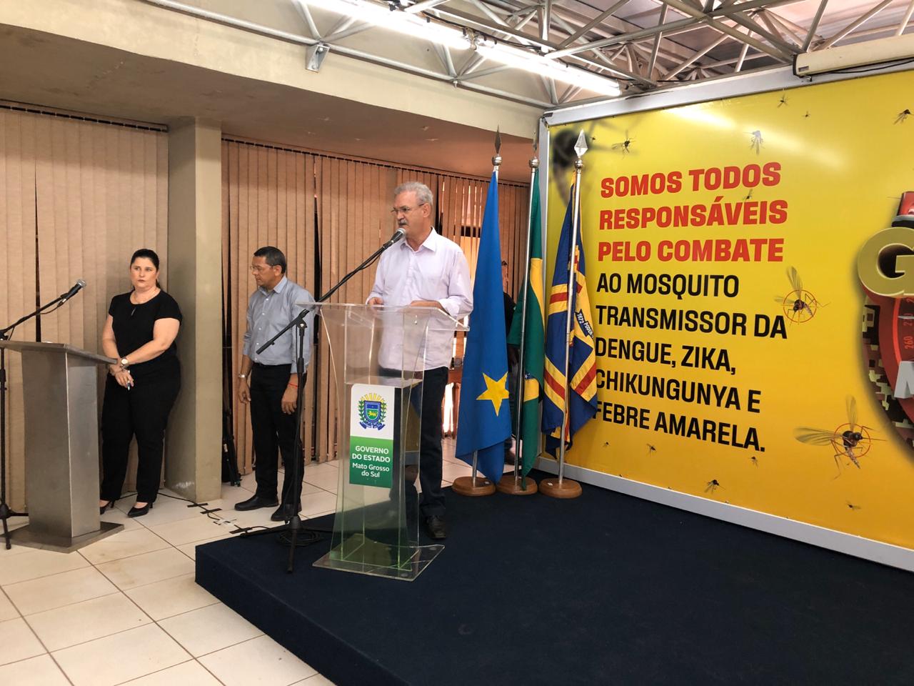 Secretário de Estado de Saúde Geraldo Resende, prefeitos, secretários municipais e membros do CECA (Comitê Estadual de Combate às Arboviroses) participaram do lançamento - Israel Espíndola/CBN