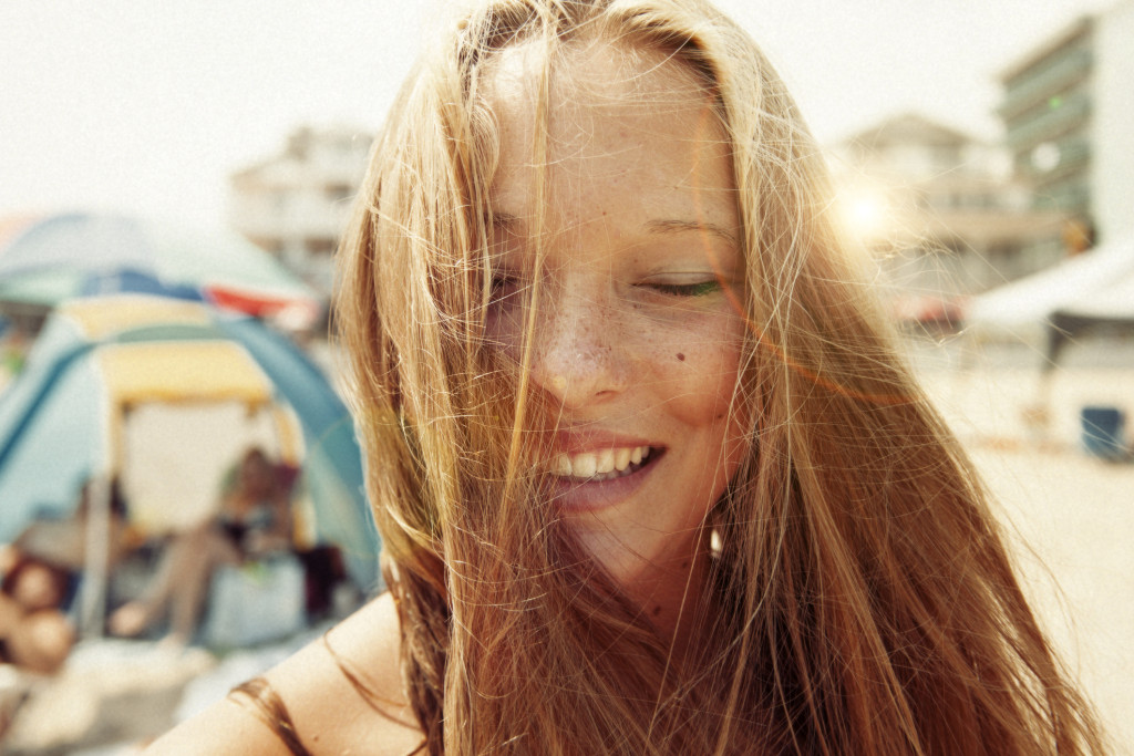 Os cuidados necessários durante o verão para quem tem sardas Os cuidados necessários durante o verão para quem tem sardas