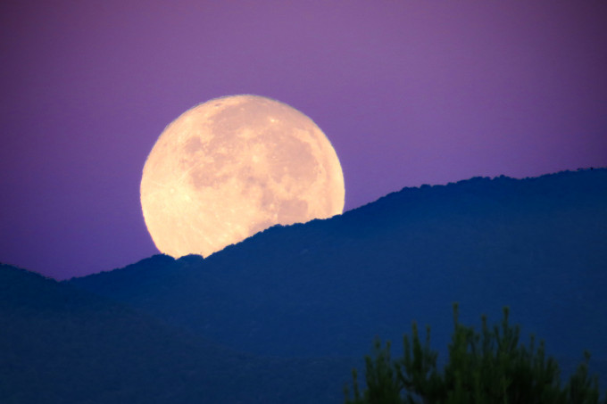 Como a Superlua em Virgem vai mexer com todos os signos na terça (19)