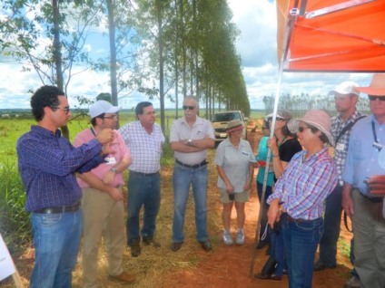 Participaram da reunião, 35 australianos -