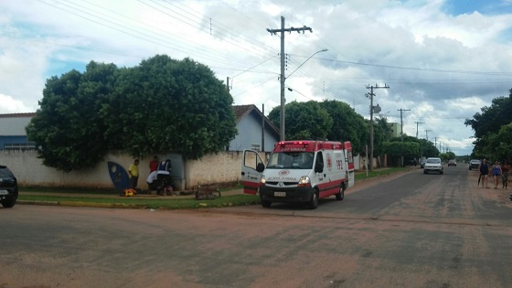 Vítimas foram socorridas por uma unidade do Samu e levadas à UPA - Claudio Jr./TVC Vítimas foram socorridas por uma unidade do Samu e levadas à UPA - Claudio Jr./TVC