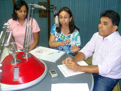 Eliane Brilhante esteve acompanhada da diretora de Saúde Coletiva, Ludmila do Valle Silva e do coordenador do setor de Endemias, José Carlos do Santos Coelho -