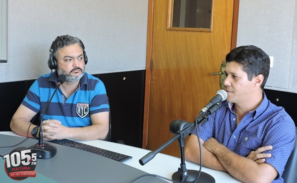 Nestor Junior (Cultura FM) e Gustavo Carvalho (PSDB/vice-prefeito) - Gabrielly Almeida/JPNews