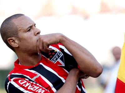 Atacante imita jamaicano do atletismo na comemoração -