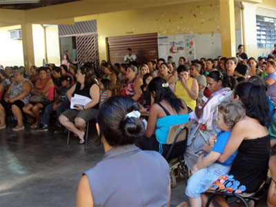 Reunião de pais e mestres realizada na escola -