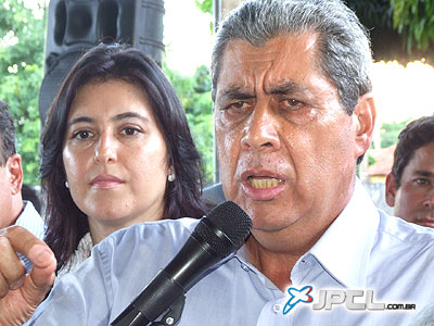 Pesquisa do IPEM S mostra que o governador André (PMD B) venceria com vantagem de 276 mil votos -