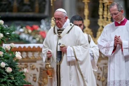 Na Missa do Galo, papa Francisco pede simplicidade às pessoas - Alessandro di Meo/EPA/Lusa