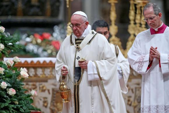 Na Missa do Galo, papa Francisco pede simplicidade às pessoas - Alessandro di Meo/EPA/Lusa
