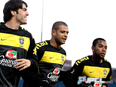 Kaká (esq.) não joga contra Portugal -