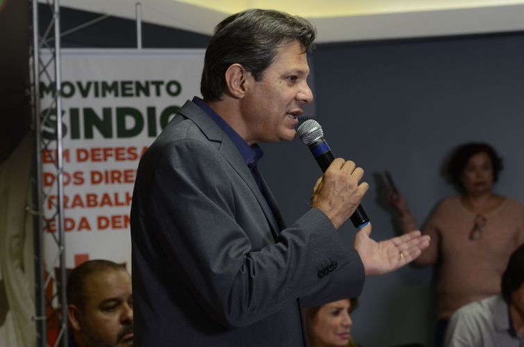 O candidato à Presidência da República, Fernando Hadda - Rovena Rosa/Agência Brasil