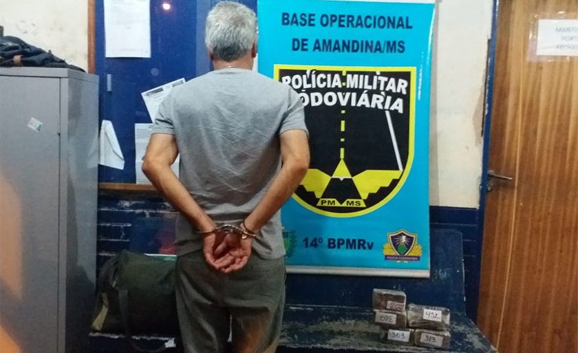 Homem foi encaminhado, junto com a droga, para a delegacia de Polícia Civil de Ivinhema - Divulgação/BPMRv