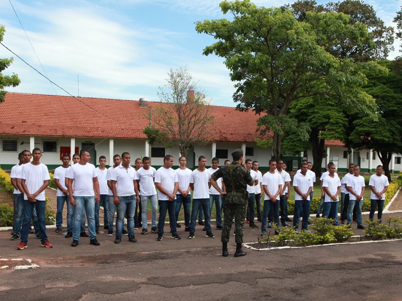 Aproximadamente 1.500 jovens que passaram pelo alistamento militar e 100 foram selecionados para servir o Exército - Elias Dias/JP