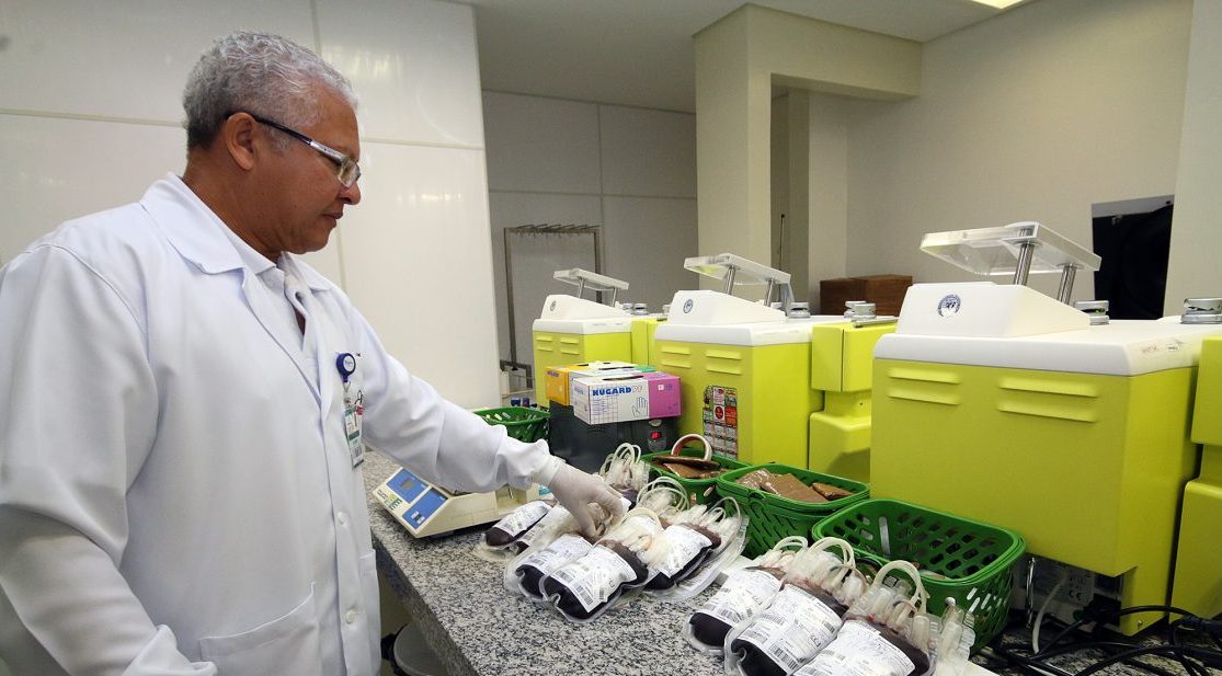 Doações podem e devem ser feitas em todos os locais coletores do Estado, já que as unidades do Hemosul podem fazer a transferência de material quando há necessidade de atender outra cidade - Edemir Rodrigues/ Notícias MS Doações podem e devem ser feitas em todos os locais coletores do Estado, já que as unidades do Hemosul podem fazer a transferência de material quando há necessidade de atender outra cidade - Edemir Rodrigues/ Notícias MS