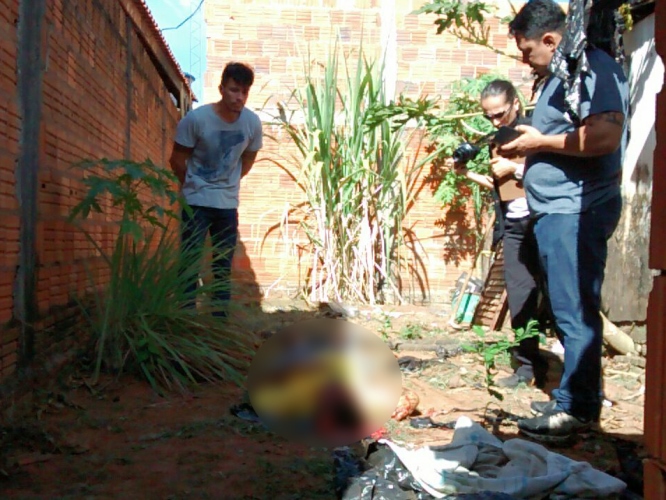 Homem foi morto a machadadas, no dia 23 de abril, no bairro Vila Haro - Celso Daniel/TVC