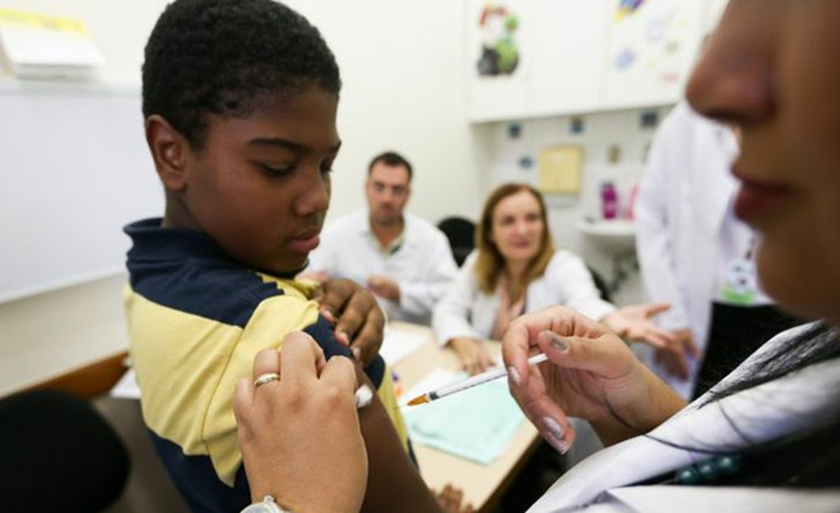 Vacina tem sido utilizada no mundo inteiro há mais de uma década, segundo médica ginecologista Adriane Cristina Bovo - Arquivo/Agência Brasil