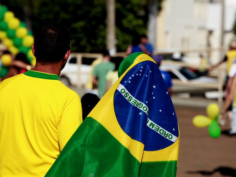 Segunda a PM, aproximadamente 1 mil pessoas passaram pela manifestação até às 16h deste domingo - Elias Dias, Claudio Pereira e Ana Cristina Santos/JP