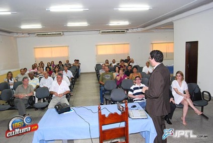 O evento contou com a presença de comerciantes e empresários da Cidade -