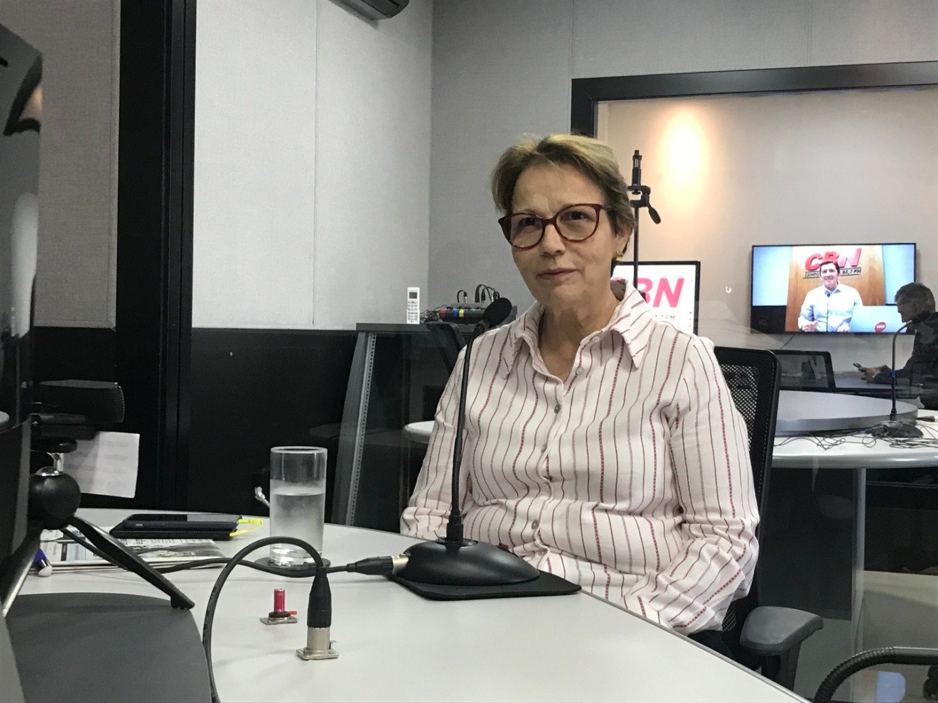 Minstra da Agricultura Tereza Cristina em entrevista na rádio CBN Campo Grande - Israel Espíndola/CBN Minstra da Agricultura Tereza Cristina em entrevista na rádio CBN Campo Grande - Israel Espíndola/CBN