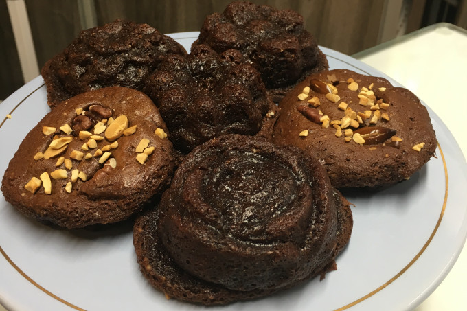 Receita de brownie vegano e sem glúten de cacau, café e castanhas