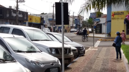 Agentes são intimidados por alguns usuários do estacionamento rotativo ao realizar cobrança - Alex Santos Agentes são intimidados por alguns usuários do estacionamento rotativo ao realizar cobrança - Alex Santos