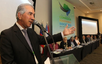 Em sua declaração o governador afirmou que o momento é de  manter a parceria com Marquinhos Trad e só falam de política em abril - Divulgação