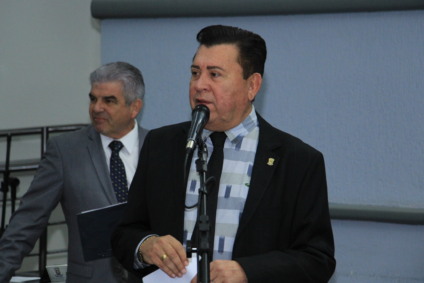 Valdir Gomes anunciou que irá analisar o cenário político para definir se fica ou sai do partido e se é viável sair candidato a prefeito - Izaías Medeiras/Câmara Municipal