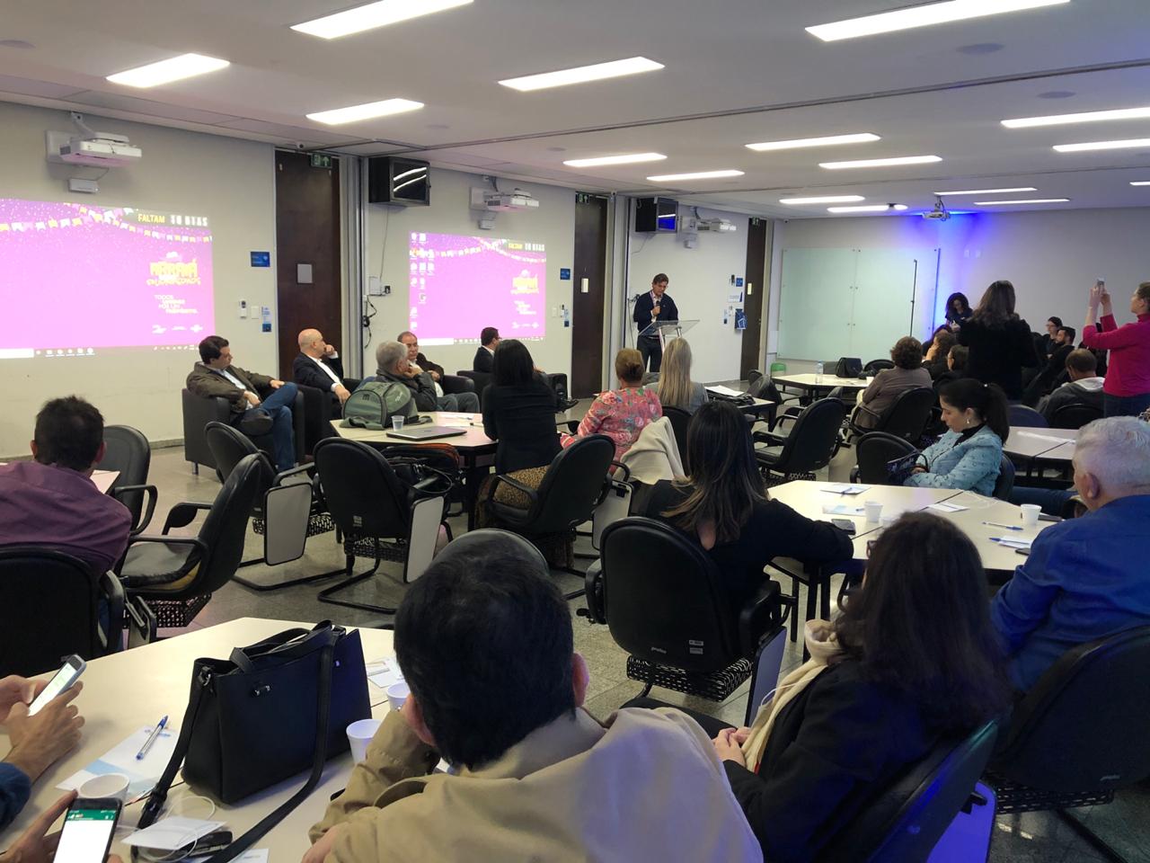 AERMS em parceria com o Sebrae MS realiza o seminário Rádio Inteligente, para tratar dos caminhos para a radiodifusão em Mato Grosso do Sul - Foto: Isabelly Mello/CBN AERMS em parceria com o Sebrae MS realiza o seminário Rádio Inteligente, para tratar dos caminhos para a radiodifusão em Mato Grosso do Sul - Foto: Isabelly Mello/CBN
