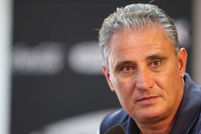 Além de Tite, o goleiro Cássio; o zagueiro Gil; e os meias Elias, Renato Augusto e Jadson foram listados - Corinthians.com