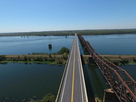 Ponte rodoviária sobre o rio Paraná, que interliga Três Lagoas a Castilho, será inaugurada nesta quinta - Dnit