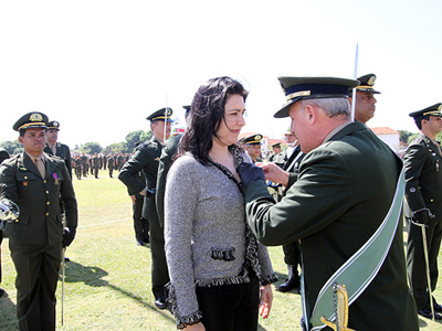 Simone e o general de exército João Francisco Ferreira -