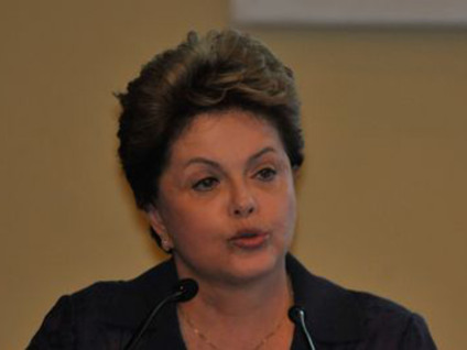Presidenta nega sucateamento do IBGE e diz que erro será apurado