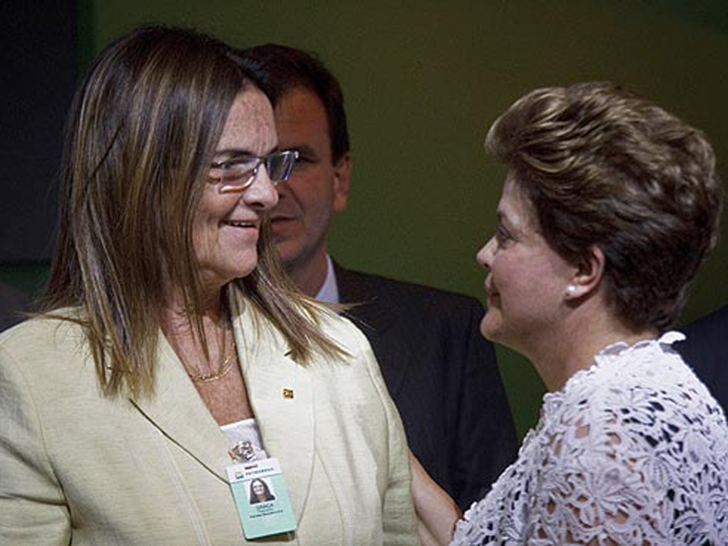 Dilma Rousseff está reunida neste momento com a presidenta da Petrobras, Graça Foster - blogs.diariodonordeste