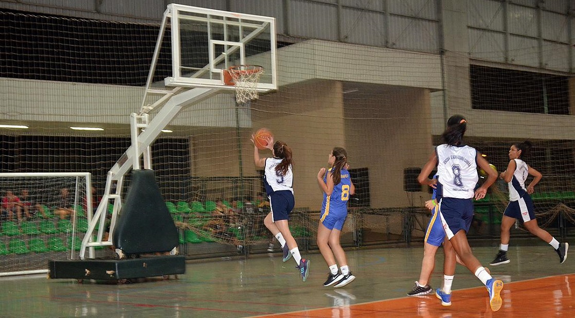 Na competição deste ano, equipes de 55 municípios disputam os melhores resultados nas modalidades de futsal, basquetebol, handebol e voleibol - JJ Caju e Vanessa Ayala/ Notícias MS Na competição deste ano, equipes de 55 municípios disputam os melhores resultados nas modalidades de futsal, basquetebol, handebol e voleibol - JJ Caju e Vanessa Ayala/ Notícias MS