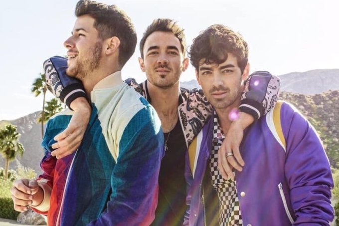 Joe, Kevin e Nick anunciam retorno dos Jonas Brothers e novo single