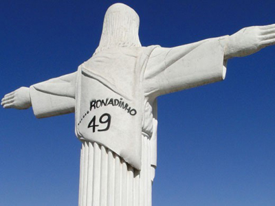 Cristo Redentor, em BH, é pichado com o nome de R49 -