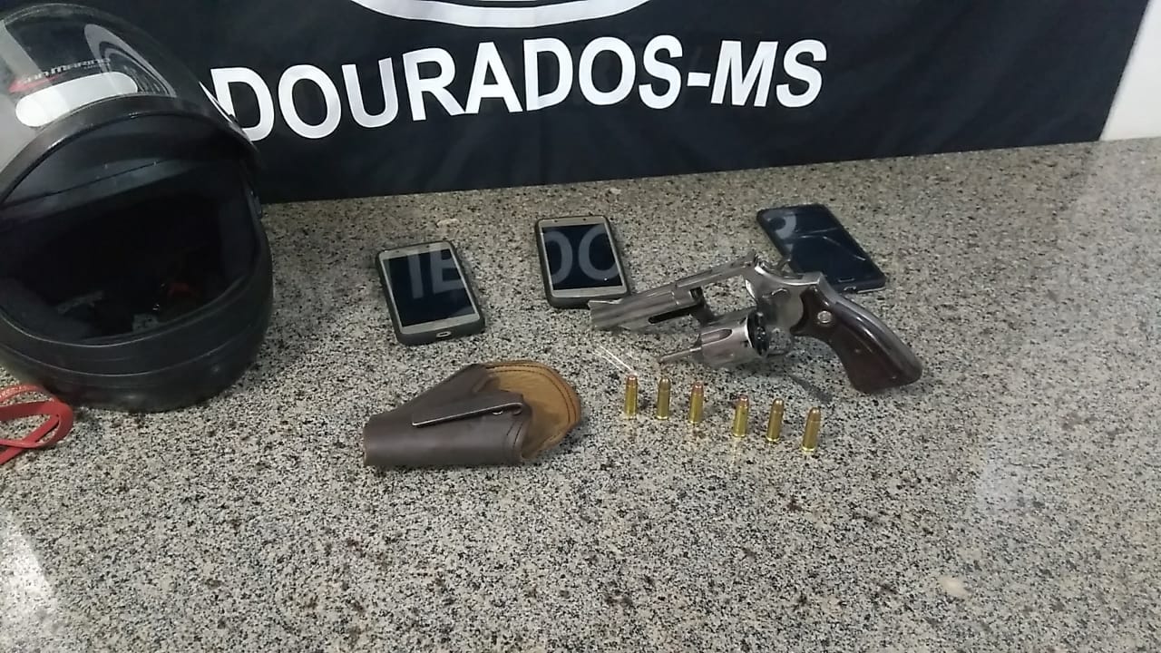 Um dos suspeitos estava com a arma do crime em casa - Foto: Adilson domingos