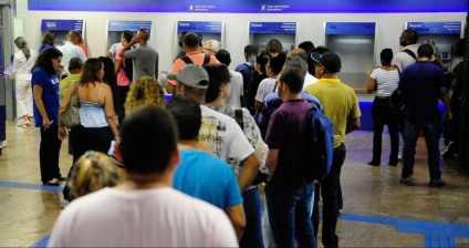 Cada banco vai definir a taxa de juros a ser praticada - Agência Brasil
