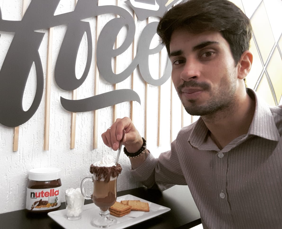 Rodrigo Dito, viu no ambiente corporativo uma ocasião perfeita de superfaturar, há três anos nasceu a cafeteria tão sonhada em São Paulo