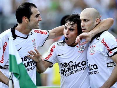 Alessandro faz o gol da vitória do Corinthians - Alessandro faz o gol da vitória do Corinthians -