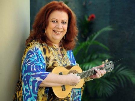 Beth Carvalho em foto de divulgação de  "Nosso samba tá na rua" -