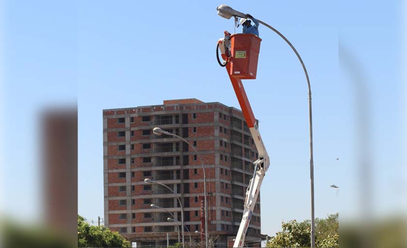 Lâmpadas comuns estão sendo substituídas em diversos pontos de Três Lagoas - Divulgação/Assessoria