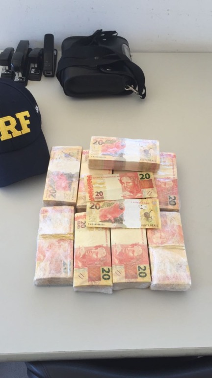 Dinheiro falso apreendido pela PRF em Bataguassu - Divulgação