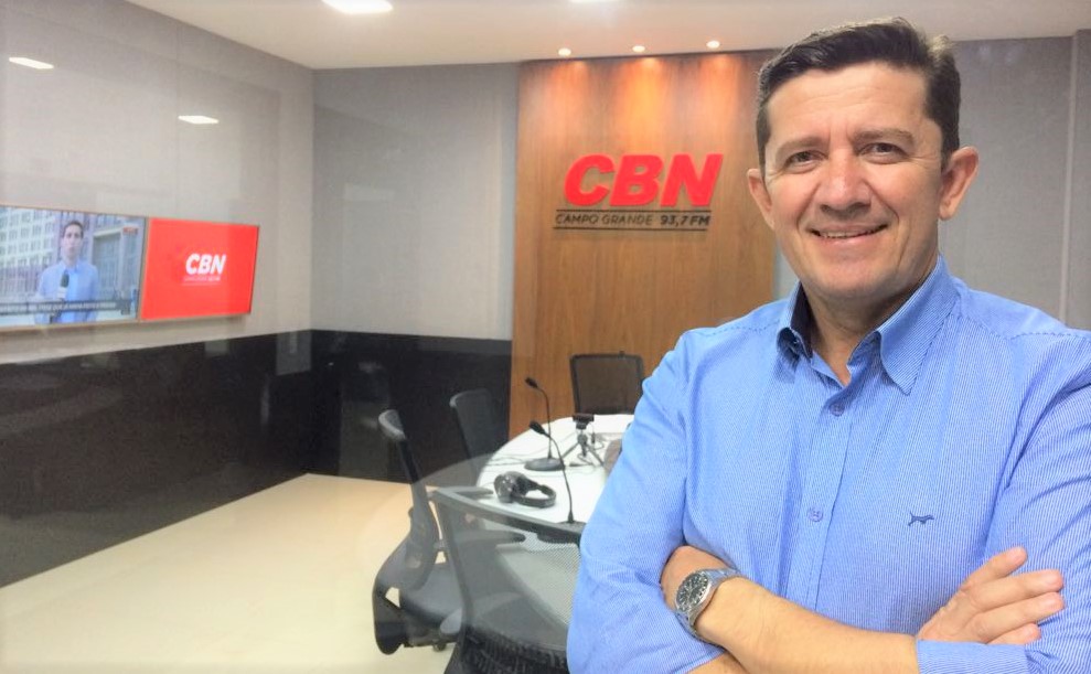 Otávio Neto é âncora do programa CBN Campo Grande - João Ramos