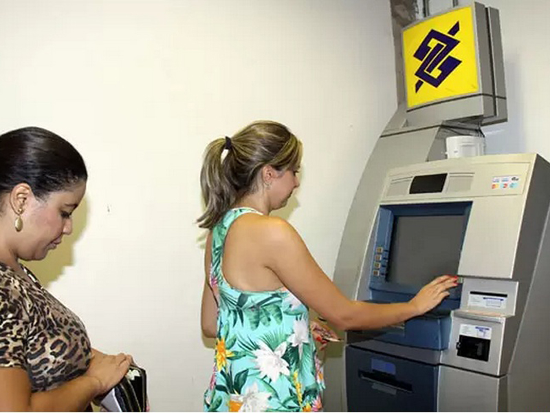 Salários foram depositados na conta de 66 mil servidores do Estado - Divulgação Salários foram depositados na conta de 66 mil servidores do Estado - Divulgação