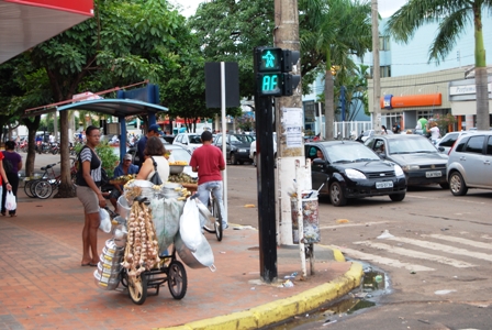 Venda de produtos industrializados, como panelas, é proibida -