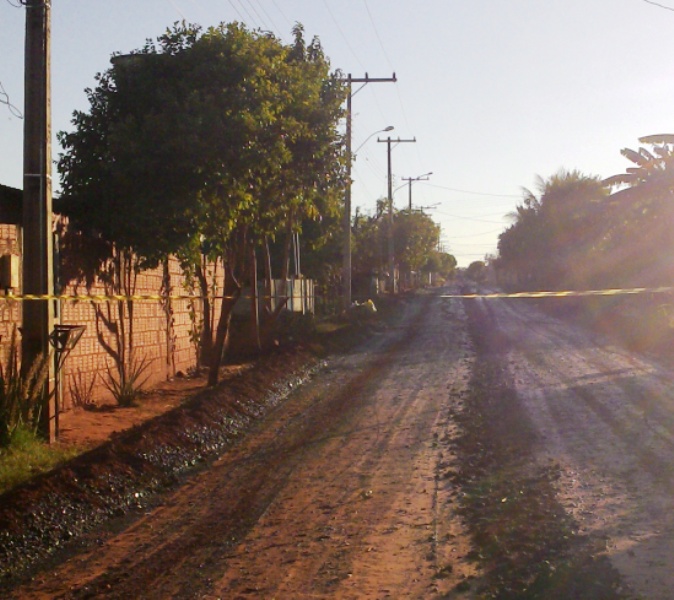 Quadra do bairro Daniel 5 recebe tratamento asfáltico - Roberto Chamorro